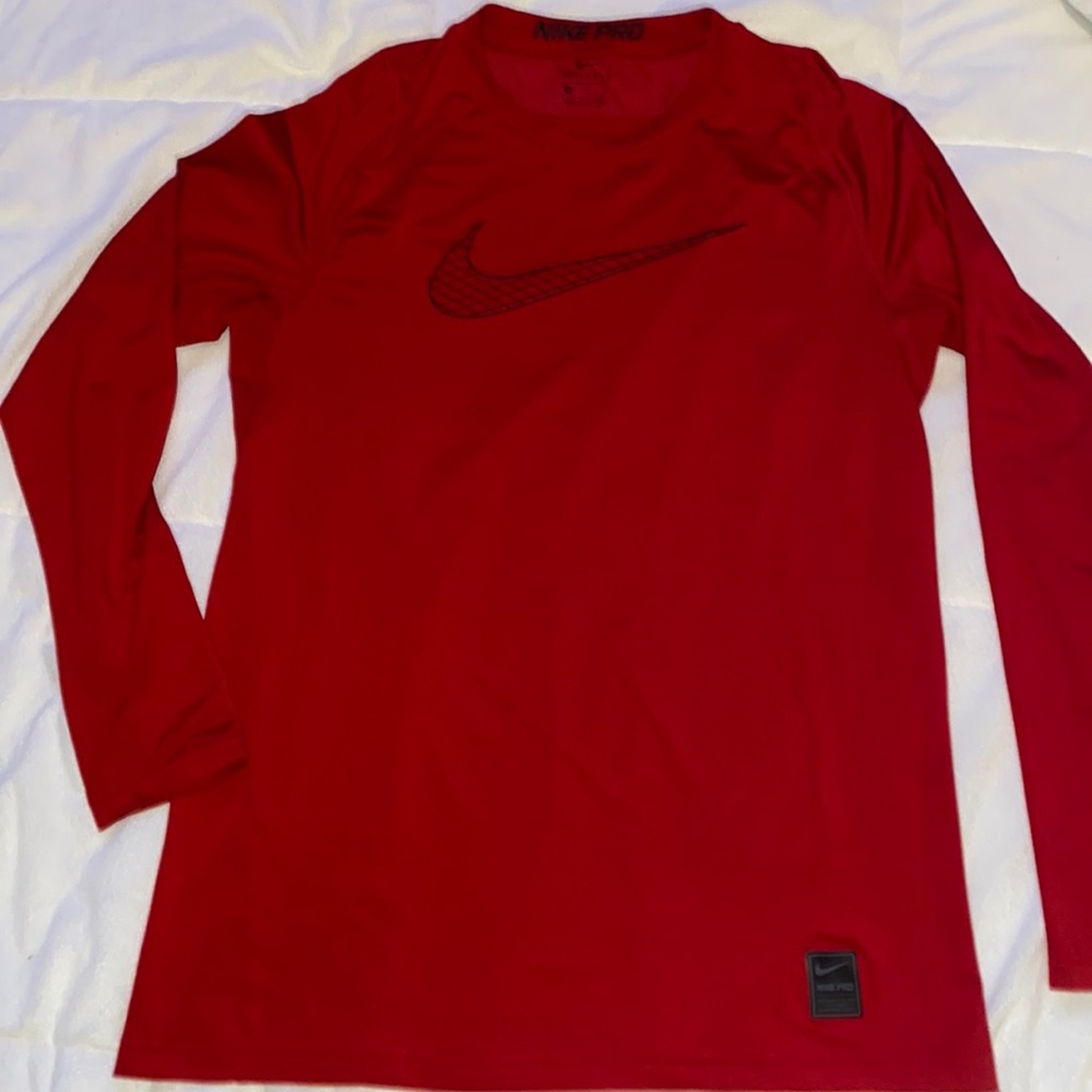Nike Pro boys XL 18/20 long sleeve athletic top, excellent condition! Breathable